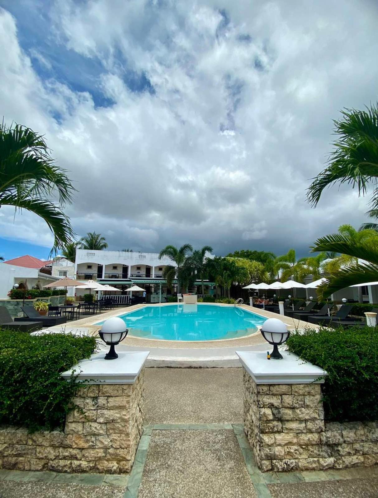 Panglao Regents Park Resort Extérieur photo