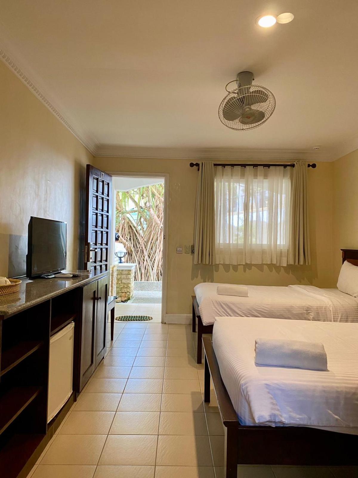 Panglao Regents Park Resort Extérieur photo