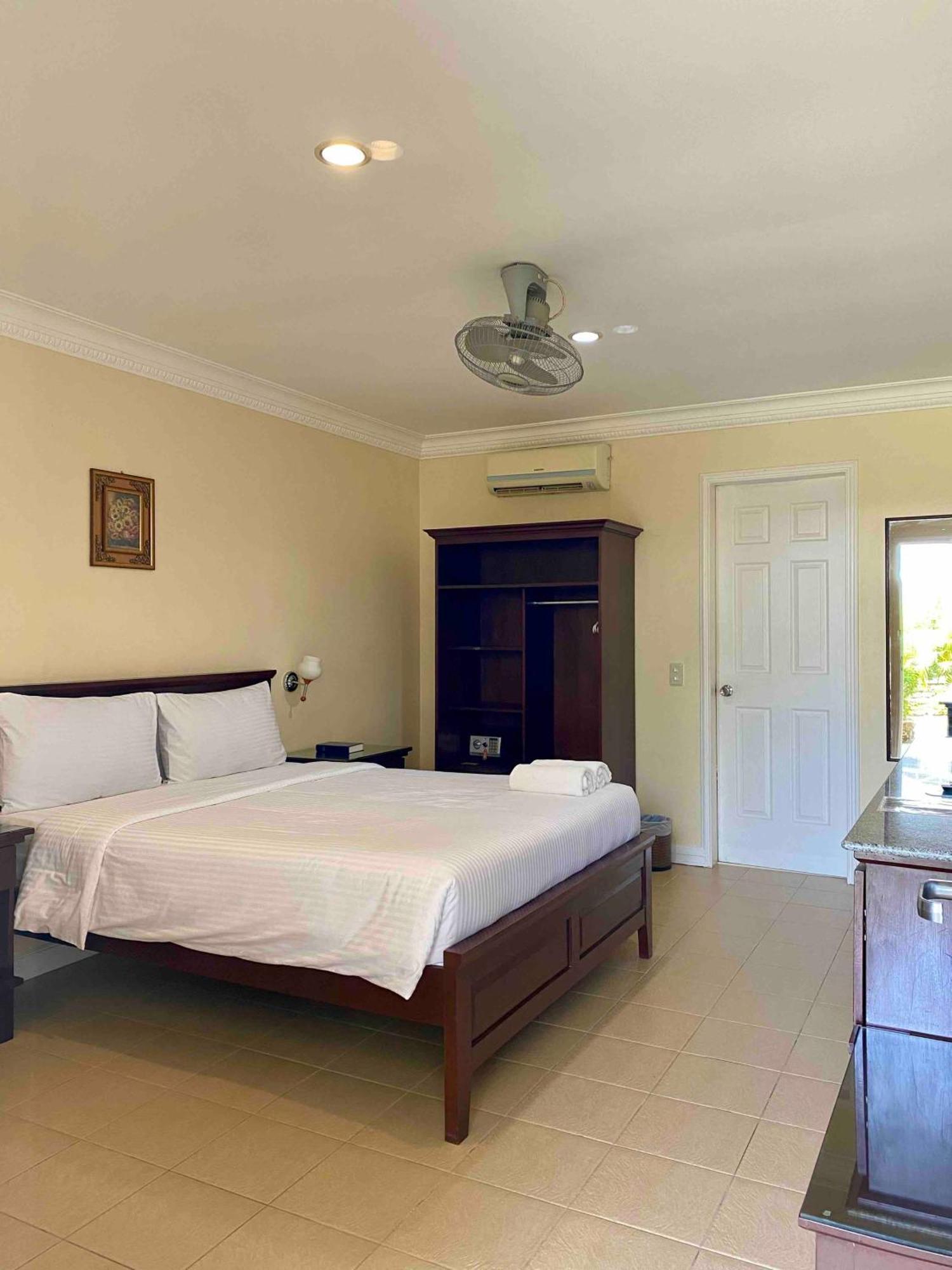 Panglao Regents Park Resort Extérieur photo